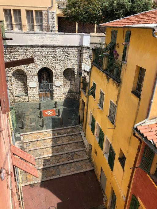 Malonat Duplex - Old Town Apartment Nisa Exterior foto